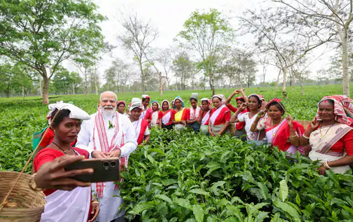 असम में गरजे नरेंद्र मोदी: ‘बीजेपी-एनडीए की हैट्रिक तय, कांग्रेस की हार की सेंचुरी’