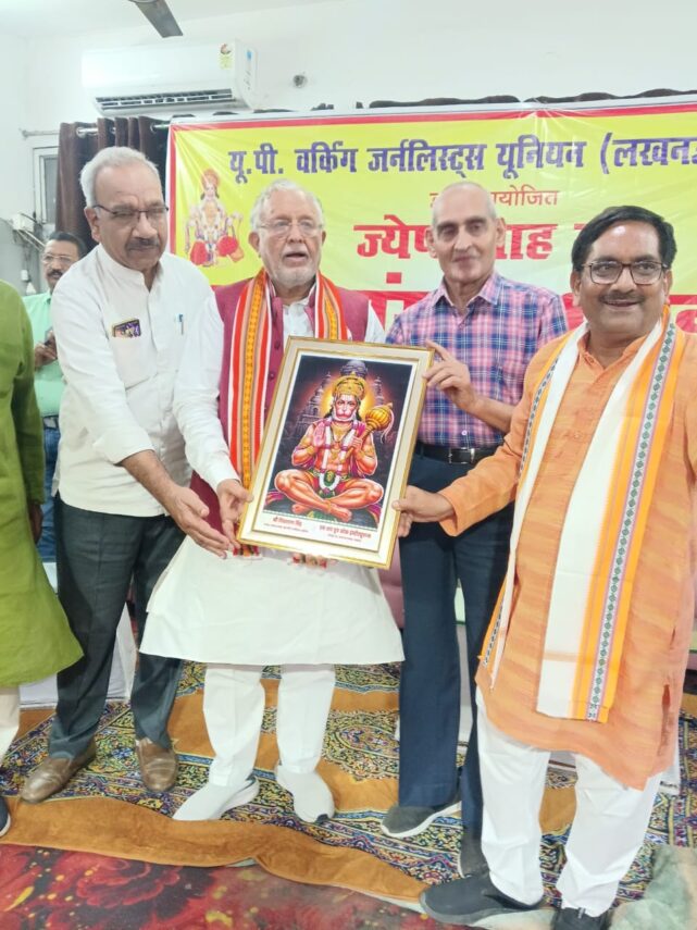 प्रेस क्लब के भंडारे में श्रद्धालुओं की उमड़ी भीड़