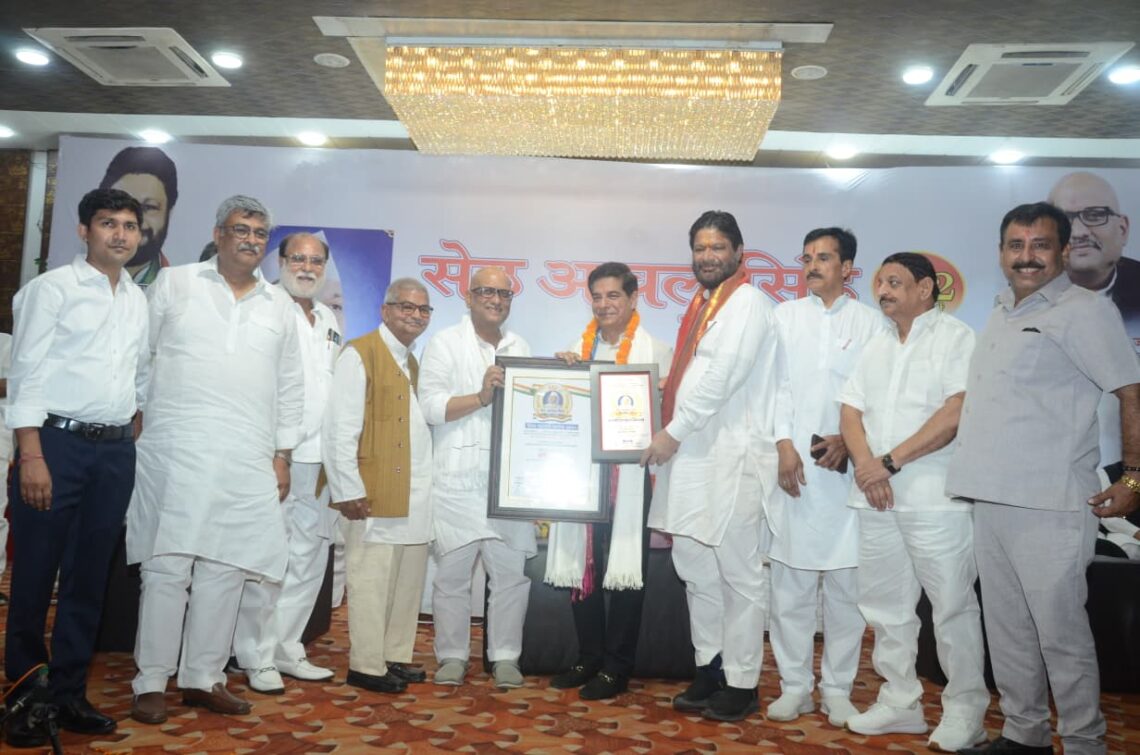 सेठ अचल सिंह की जयंती पर गरजे अजय राय, बोले — सेवा और त्याग की राजनीति से ही बदलेगा देश