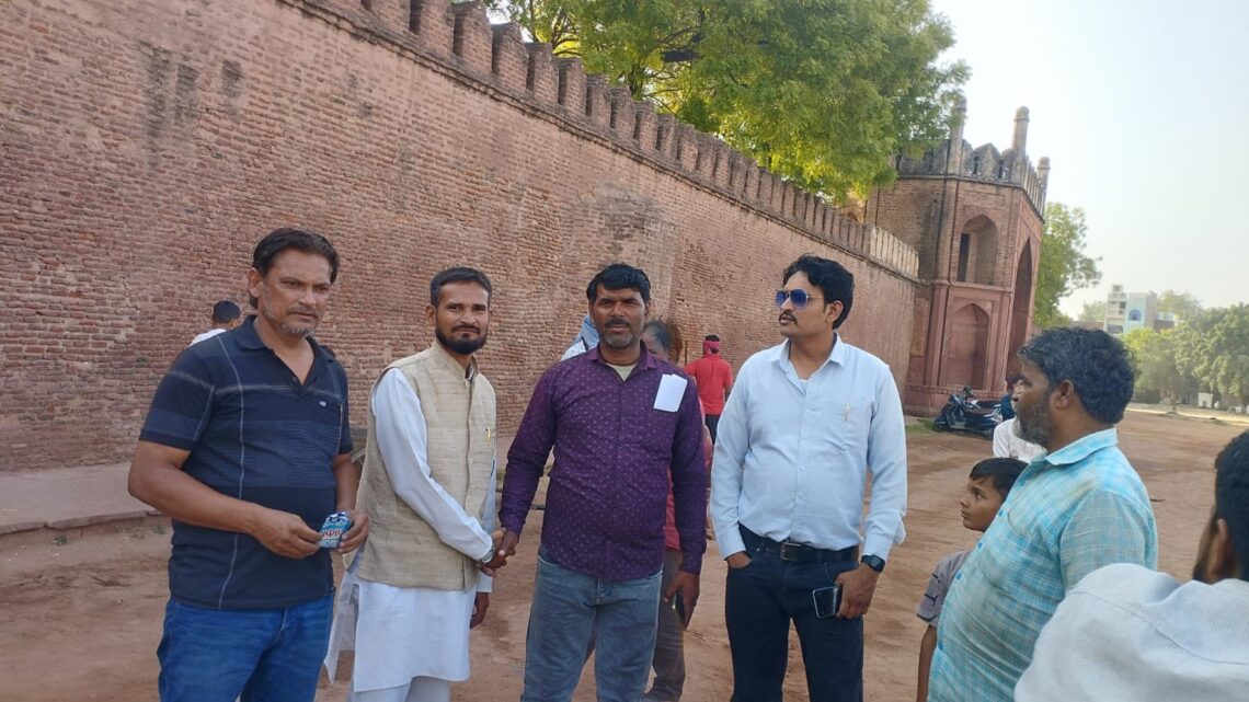 AIMIM नेताओं की सक्रियता से ईदगाह की सफाई, युवती बरामदगी में भी मिली सफलता