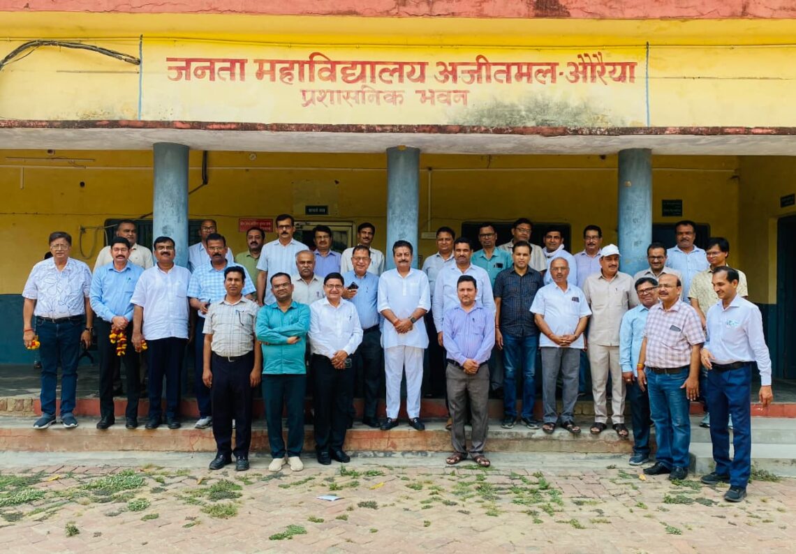 आगरा खंड स्नातक एमएलसी चुनाव में अंबरीश पाल सिंह के समर्थन में बढ़ा जनसमर्थन