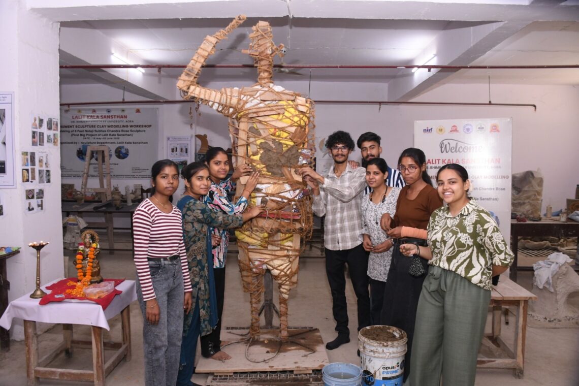आगरा विश्वविद्यालय में “मोनुमेंटल स्कल्पचर क्ले मॉडलिंग कार्यशाला” का शुभारंभ