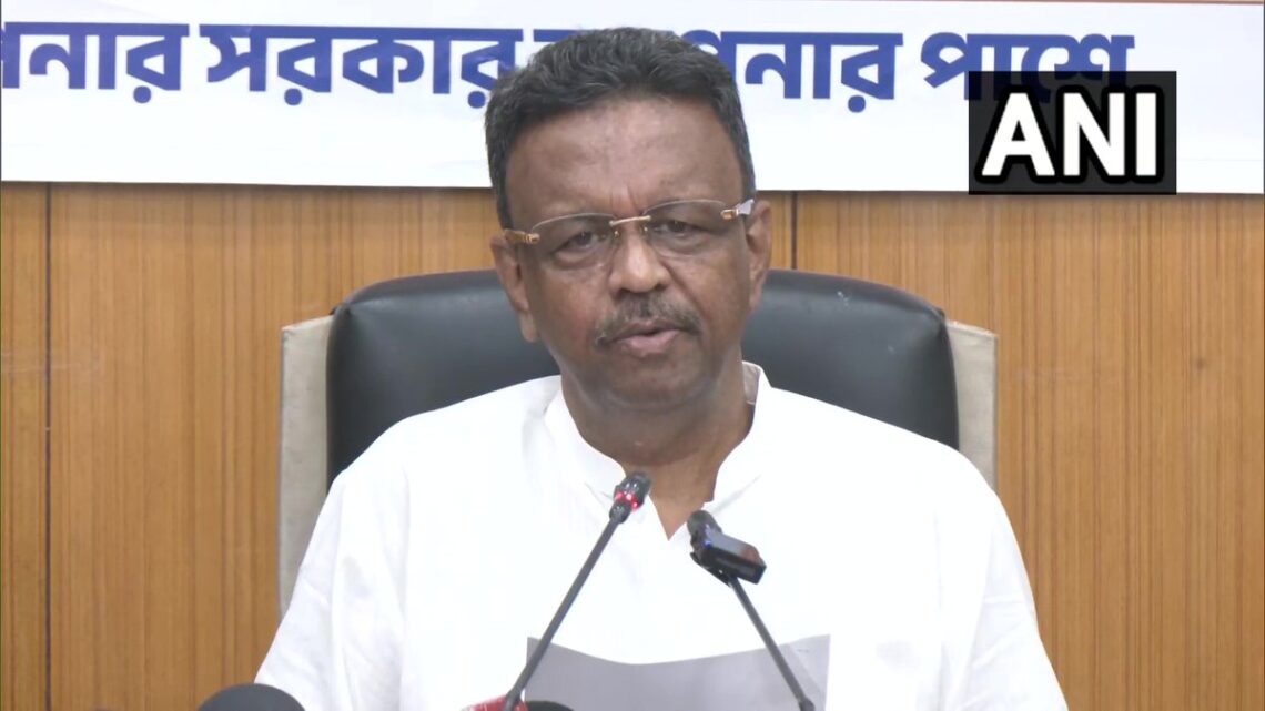 कोलकाता के मेयर फिरहाद हकीम ने दिया इस्तीफा, तृणमूल कांग्रेस में बढ़ी राजनीतिक हलचल