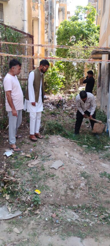 कांशीराम कॉलोनी नगला मेवाती में सफाई अभियान, AIMIM नेताओं की पहल से लोगों को मिली राहत