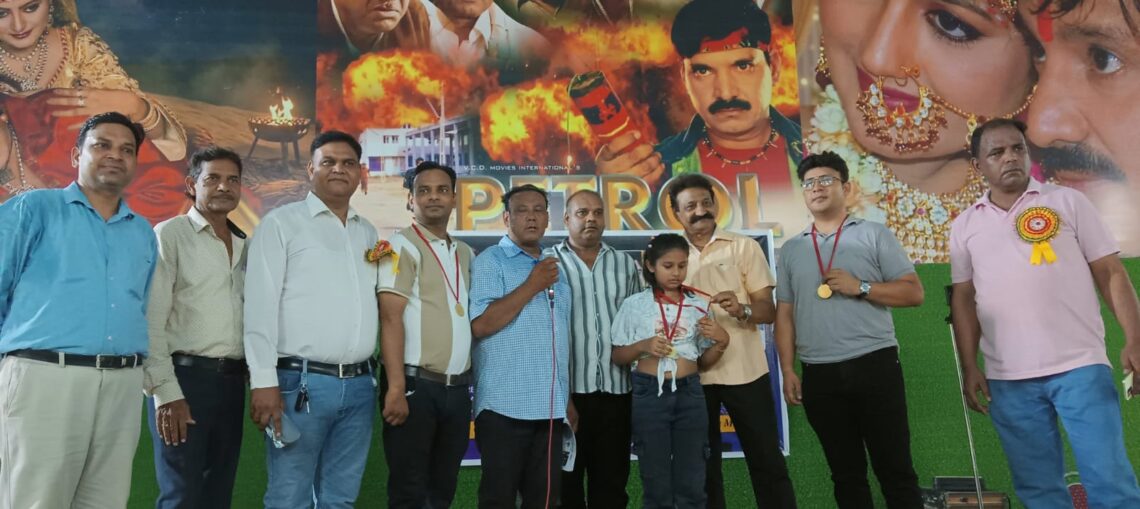 मुज़फ्फरनगर में गूंजे मोहम्मद रफी के सदाबहार तराने, 13 प्रतिभागियों का सहारनपुर ग्रैंड फिनाले के लिए चयन