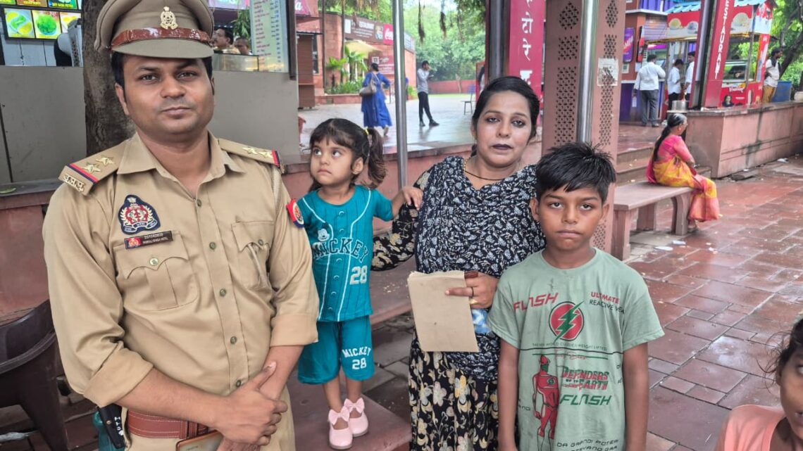 ताज सुरक्षा पुलिस की तत्परता से 30 मिनट में मिला बिछड़ा मासूम, माता-पिता के चेहरे पर लौटी मुस्कान
