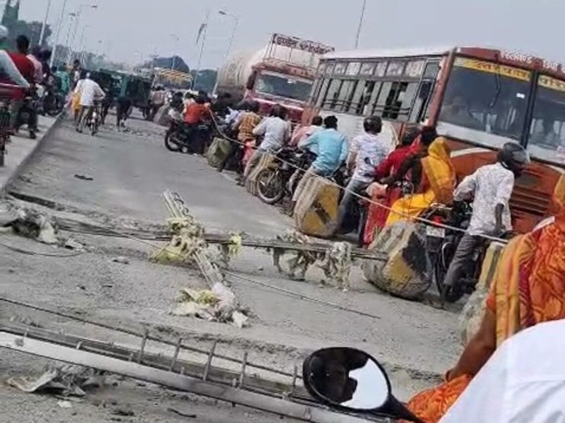 पांचाल घाट गंगा पुल की बदहाल स्थिति पर भाजपा नेता विकास राजपूत ने उठाए सवाल, मरम्मत में भ्रष्टाचार के लगाए आरोप