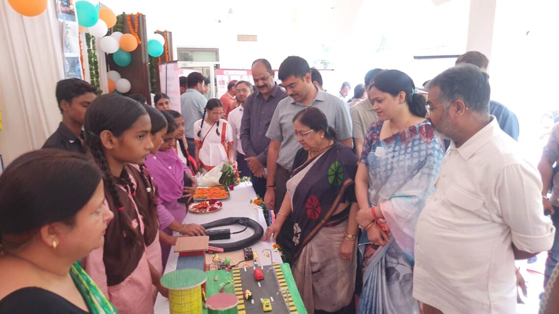 Uttar Pradesh Launches Chief Minister’s Cashless Healthcare Scheme for Teachers in Agra; 1.2 Million Educators to Benefit