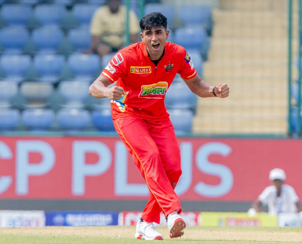 Anshuman Hooda stars with five-wicket haul as South Delhi Superstarz beat East Delhi Riders by 4 wickets