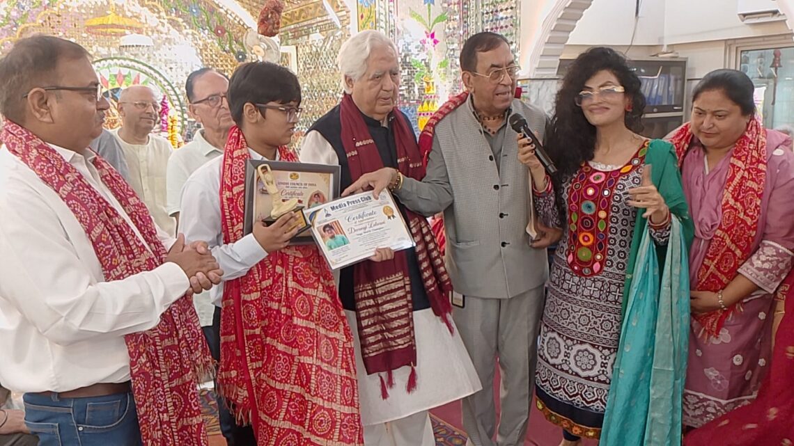 चालीहा महोत्सव में अभिनेत्री सिमरन आहूजा ने किए भगवान श्री झूलेलाल जी के दर्शन