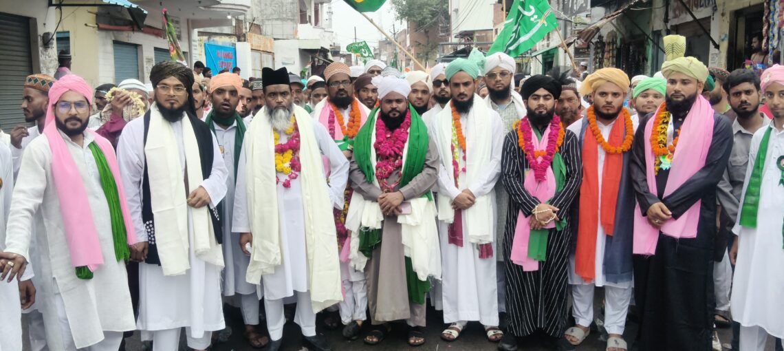 जश्ने ईद मिलादुन्नबी ﷺ पर निकले जुलूस-ए-मोहम्मदी, “सरकार की आमद मरहबा, आका की आमद मरहबा” के नारों से गूंजा शहर