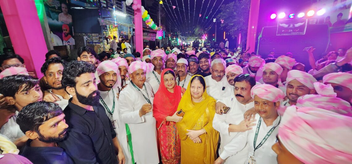 सिढ़पुरा में ईद मिलादुन्नबी का जुलूस का आगाज पूर्व विधायक नजीबा खान ज़ीनत ने फीता काटकर किया