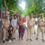 भीड़ में बिछड़ी 2 साल की मासूम को ताज सुरक्षा पुलिस ने 30 मिनट में माता-पिता से मिलाया
