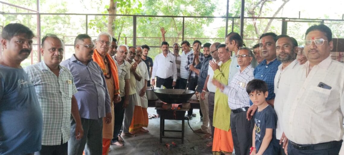 भट्टी पूजन के साथ हुआ 18वें श्री कृष्ण जन्माष्टमी महोत्सव का शुभारंभ
