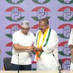 AIMIM को बड़ा झटका: मशहूर टीवी पैनलिस्ट सैयद आसिम वकार कांग्रेस में शामिल