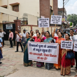 विश्वकर्मा पूजा के अवकाश में भी खुले कई स्कूल, खंड शिक्षा अधिकारी ने कहा—आदेश की अवहेलना