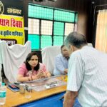 तहसील समाधान दिवस में डीएम ने सुनीं 78 शिकायतें, पांच का मौके पर निस्तारण