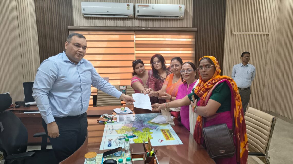 आंगनबाड़ी कार्यकर्ताओं ने 2500 रुपये प्रोत्साहन राशि को मूल मानदेय में शामिल करने की उठाई मांग