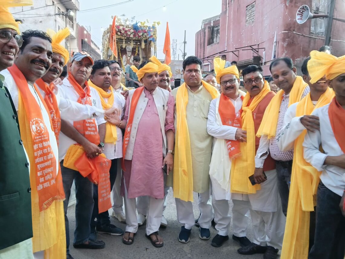 बाबा दुर्बलनाथ की जय-जयकार से गूंजा आगरा, भव्य शोभायात्रा में उमड़ा श्रद्धा का सैलाब