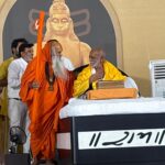 वैराग्य की ढाल लेकर ही संसार में रहो, मोह हर रूप में रावण है : मोरारी बापू