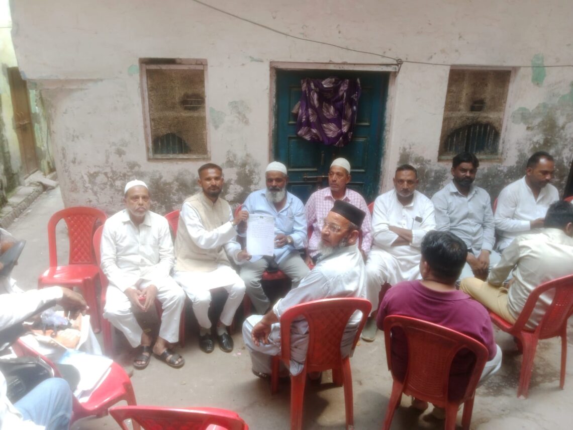 मिर्जा मुकर्रम बेग ने मृतक हाजी फ़ईम उद्दीन के परिजनों से की मुलाकात