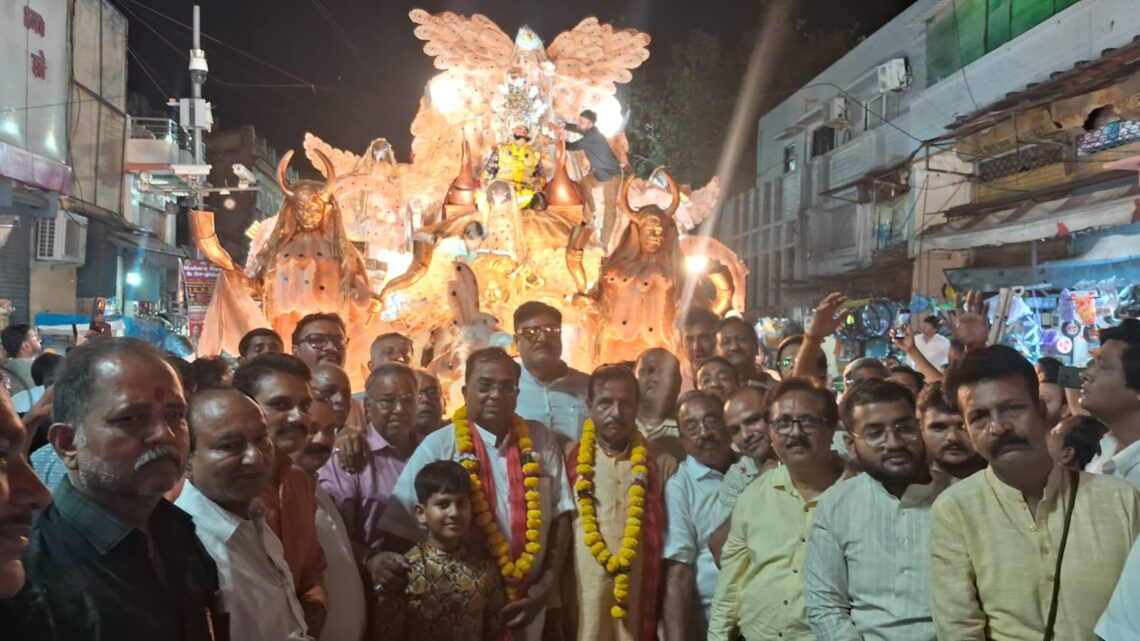 श्री रामलीला महोत्सव: “भुजबल बिस्व जितहिं दसकंधर”… तलवार लहराकर गरजा दशानन