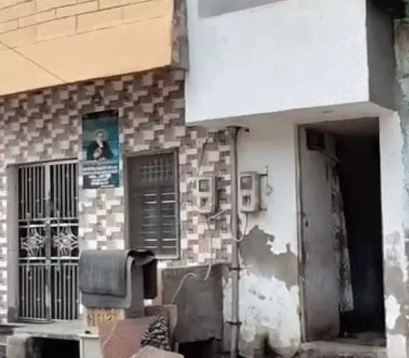 बापू नगर में 200 से ज्यादा परिवारों को मकान खाली करने का नोटिस, बुलडोजर की आशंका से दहशत