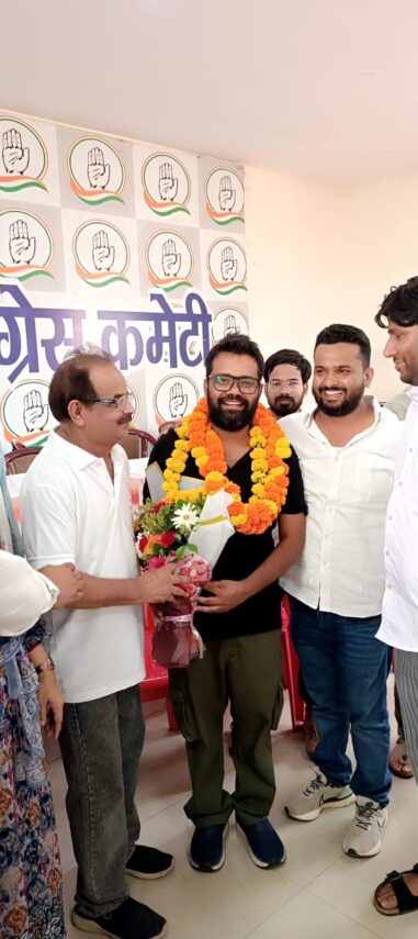 आगरा जेल से रिहाई के बाद शानिल यादव का लखनऊ कांग्रेस मुख्यालय में भव्य स्वागत