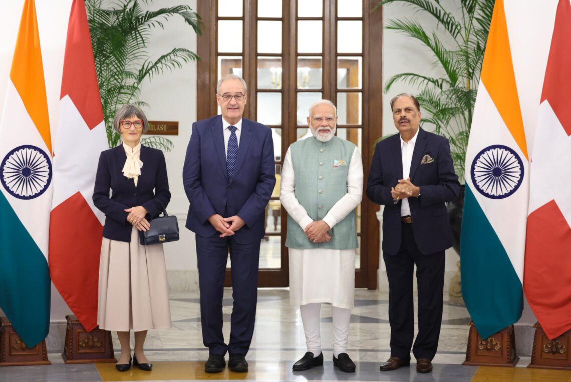 प्रधानमंत्री मोदी और स्विट्जरलैंड के राष्ट्रपति के साथ डीसीएफएलआई के चेयरमैन पूरन डावर की हुई भेंट