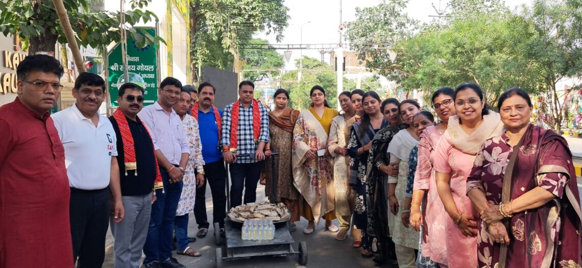 जनकपुरी महोत्सव में सेवा और पर्यावरण संरक्षण की मिसाल, जरूरतमंदों को बांटी प्रसादी