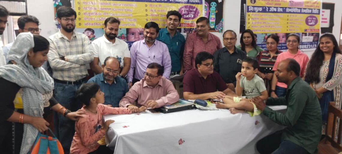 किसी बच्चे की मुस्कान न छूटे, नौ साल से उपचार और सेवा में जुटा गिरिराज जी सेवक मंडल