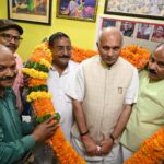 कासगंज में राज्यसभा सांसद धर्मपाल सिंह का भव्य स्वागत, 51 किलो की फूलमाला पहनाकर किया अभिनंदन
