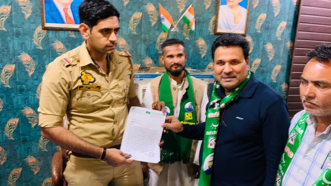 राजपुर चुंगी पर ओवैसी के खिलाफ विवादित होर्डिंग लगाने का आरोप, AIMIM ने पुलिस से की कार्रवाई की मांग