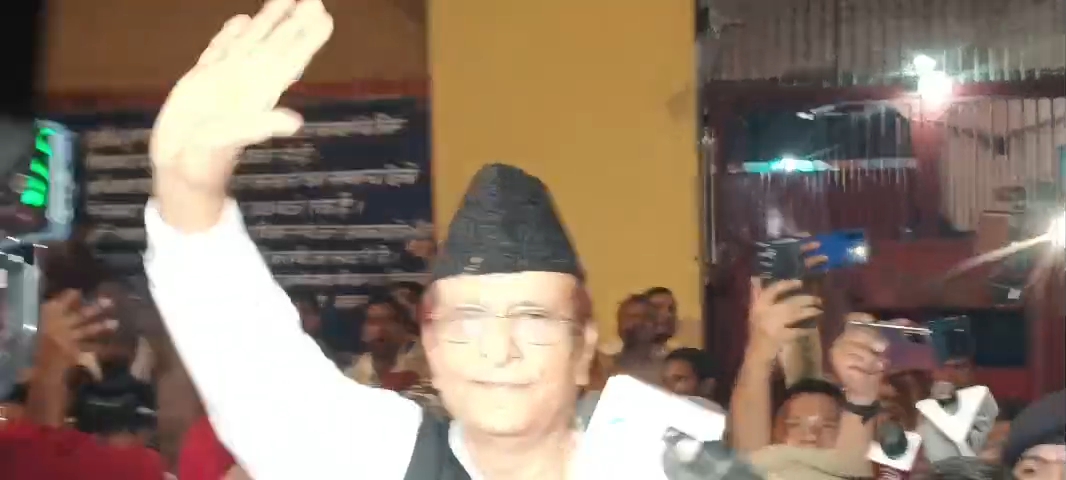 जेल से रिहाई के बाद आजम खान को ED ने लिया हिरासत में, समर्थकों ने किया विरोध