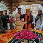 फतेहपुर सीकरी में हज़रत निज़ामुद्दीन औलिया के 723वें उर्स पर कुल शरीफ की रस्म अदा