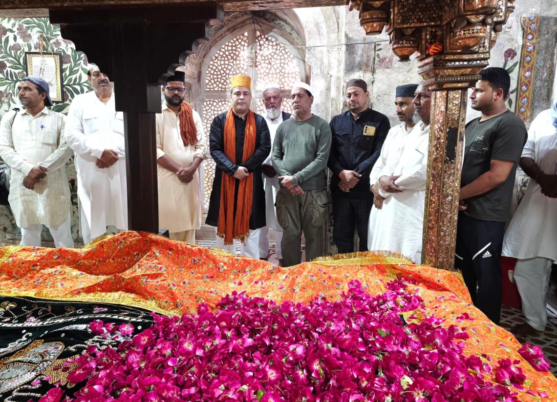 فتح پور سیکری میں حضرت نظام الدین اولیاءؒ کے 723ویں عرس کے موقع پر کل شریف کی رسم ادا