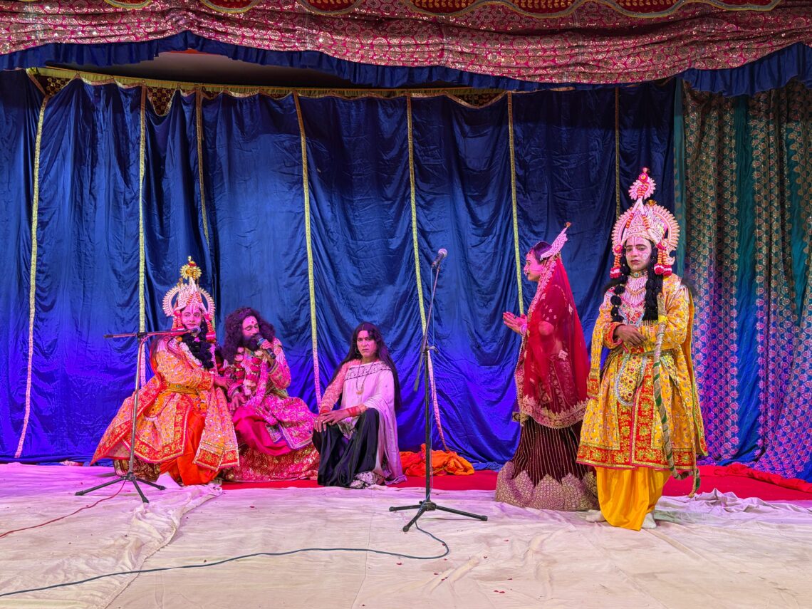 श्री मनःकामेश्वर रामलीला महोत्सव: कैकेयी के कोप भवन से वनवास तक की लीला ने किया भावविभोर, केवट संवाद में छलकी भक्ति और समर्पण की धारा