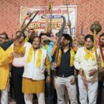आगरा में परशुराम विप्र जागृति ट्रस्ट का शास्त्र-शस्त्र पूजन, सैकड़ों विप्र बंधु हुए शामिल