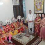 ढोल-नगाड़ों की थाप, भजनों की गूंज और पुष्पवर्षा से हुआ प्रभु स्वरूपों का अभिनंदन