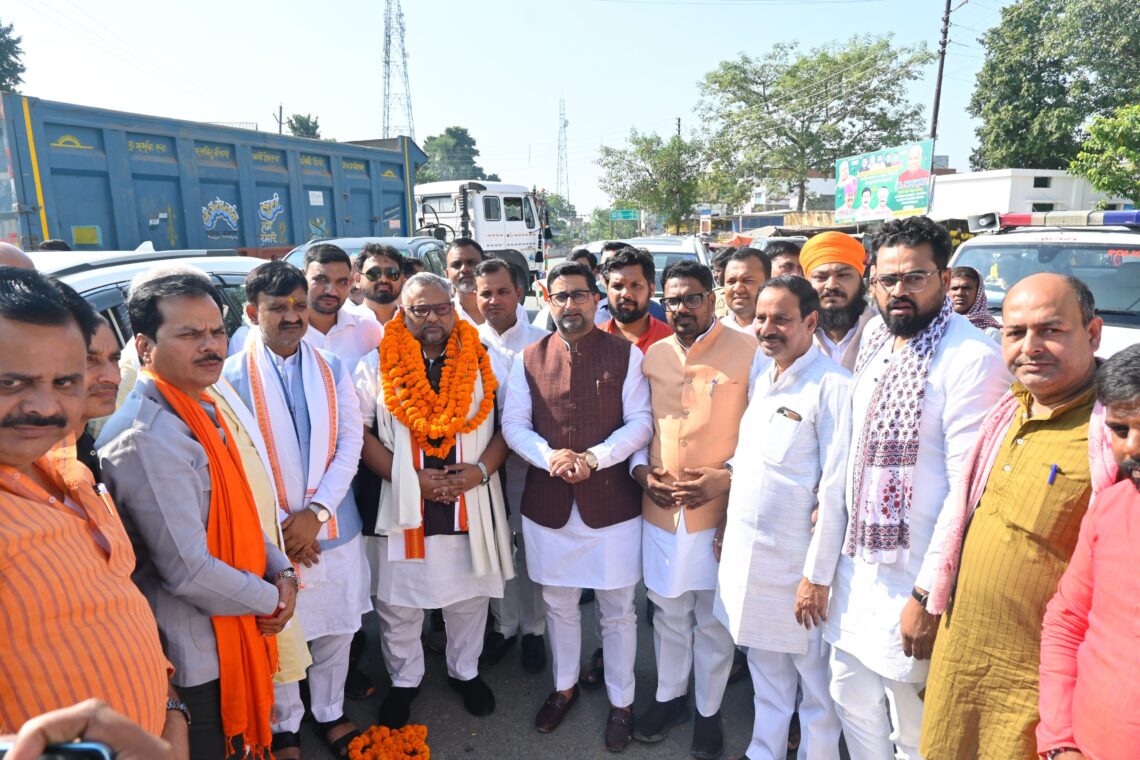 बलिया में भाजपा के राष्ट्रीय मंत्री प्रदीप कुमार वर्मा का स्वागत, संगठनात्मक मुद्दों पर हुई चर्चा